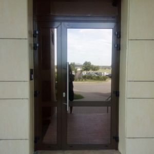 Алюминиевая дверь в подъезд GFTD850